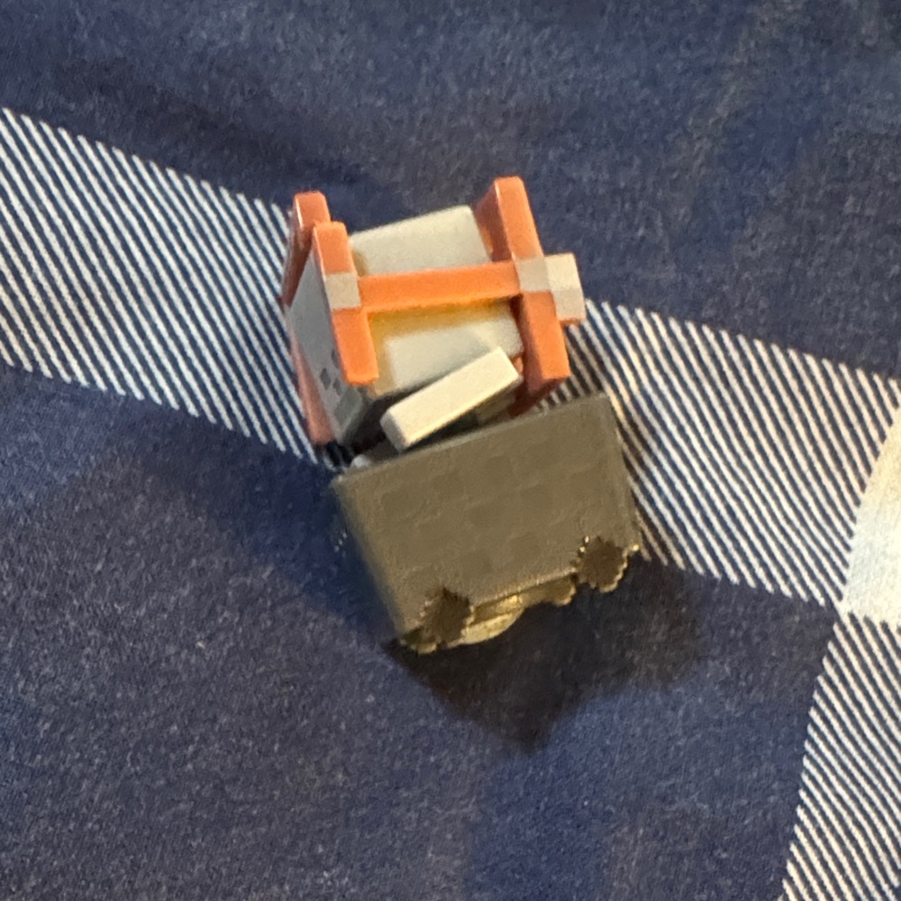 Minecraft Earth Boost Mini Figure - Picture 2 of 5